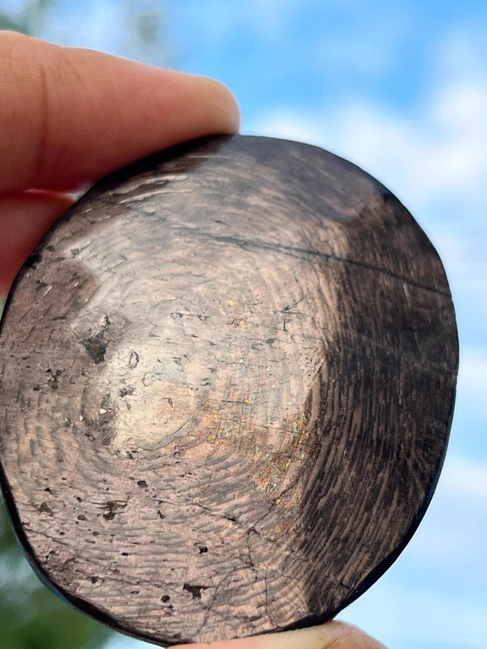 金运石有什么作用71为什么被称为92石71  金运石又称为黑银线石