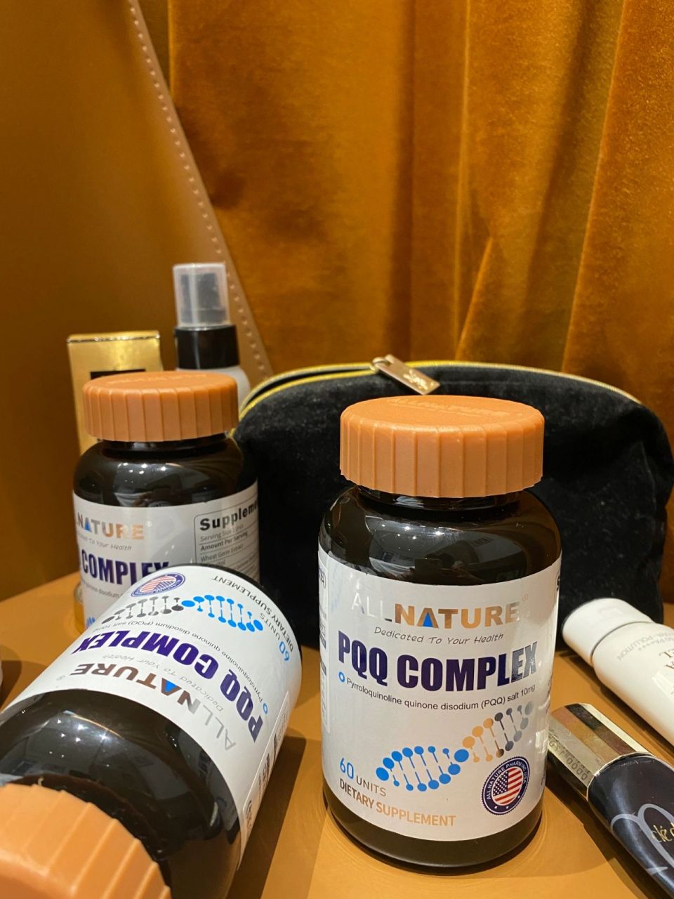 安美奇pqq两个月了,来反馈下效果~ 知道这个牌子是46岁保养的很好的