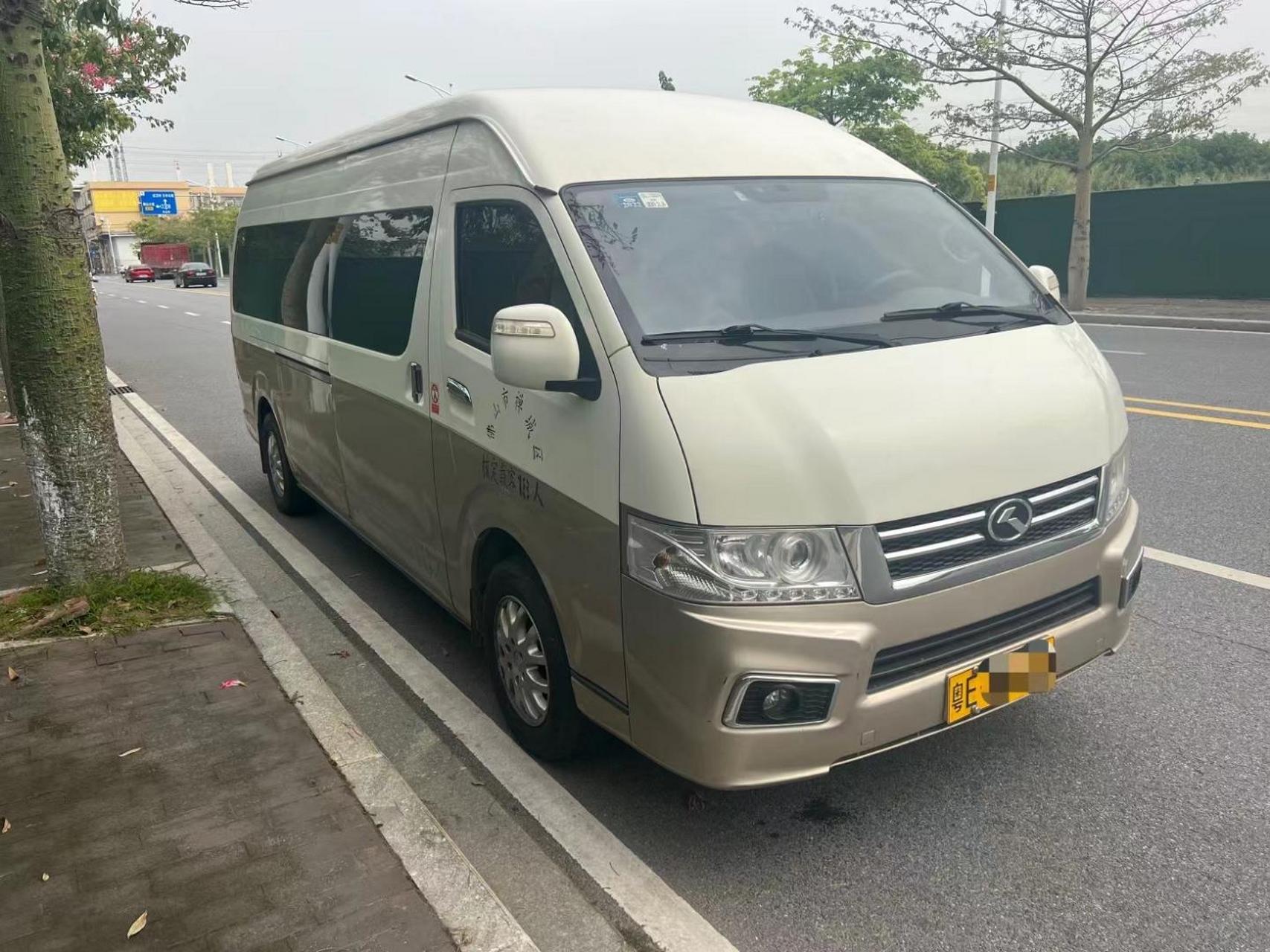 2018年1月厦门金龙凯歌,18座中型普通客车,搭载上柴2.8t柴油发动机