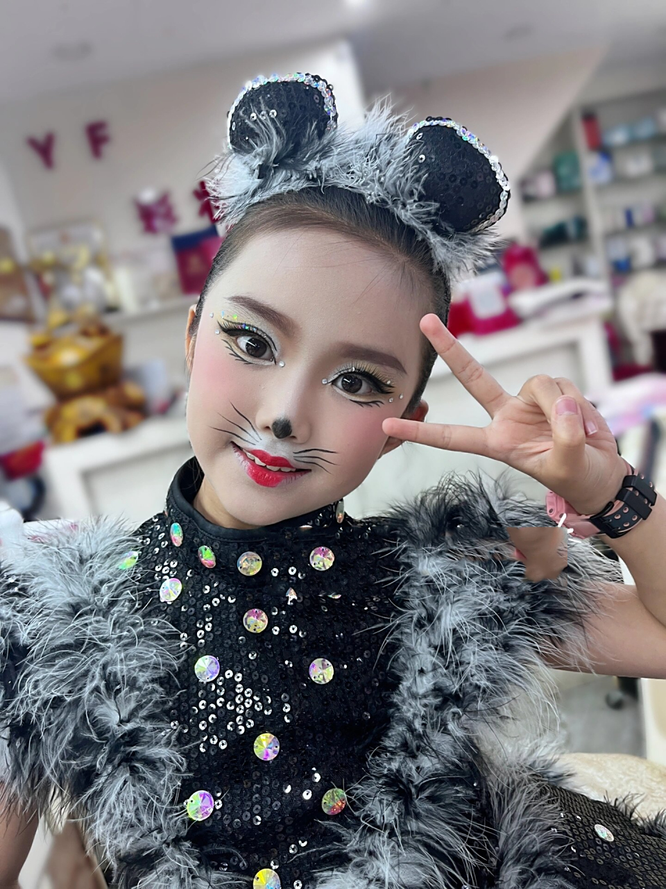 小老鼠妆容:可爱