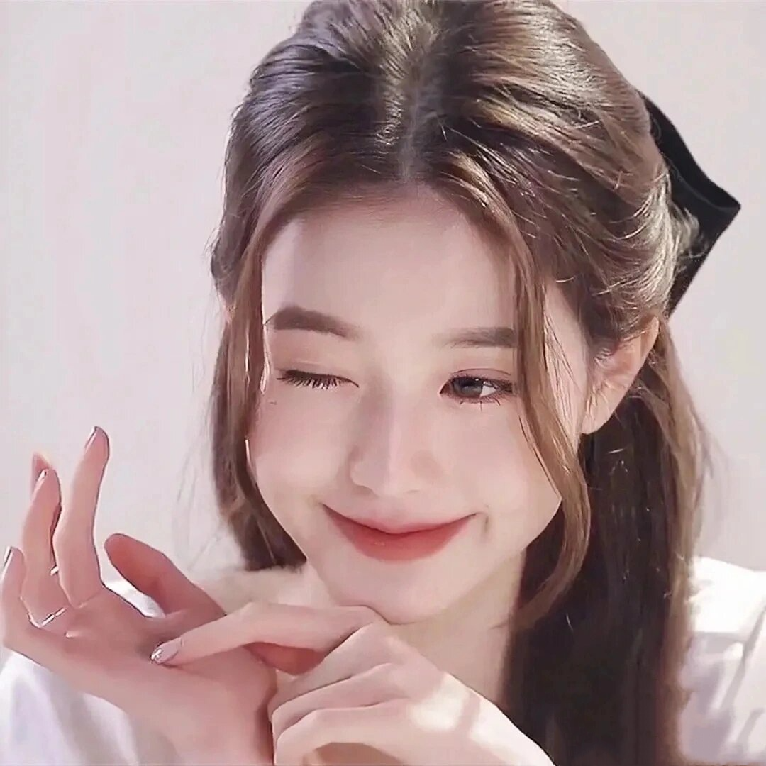 韩国女爱豆张元英头像第一弹