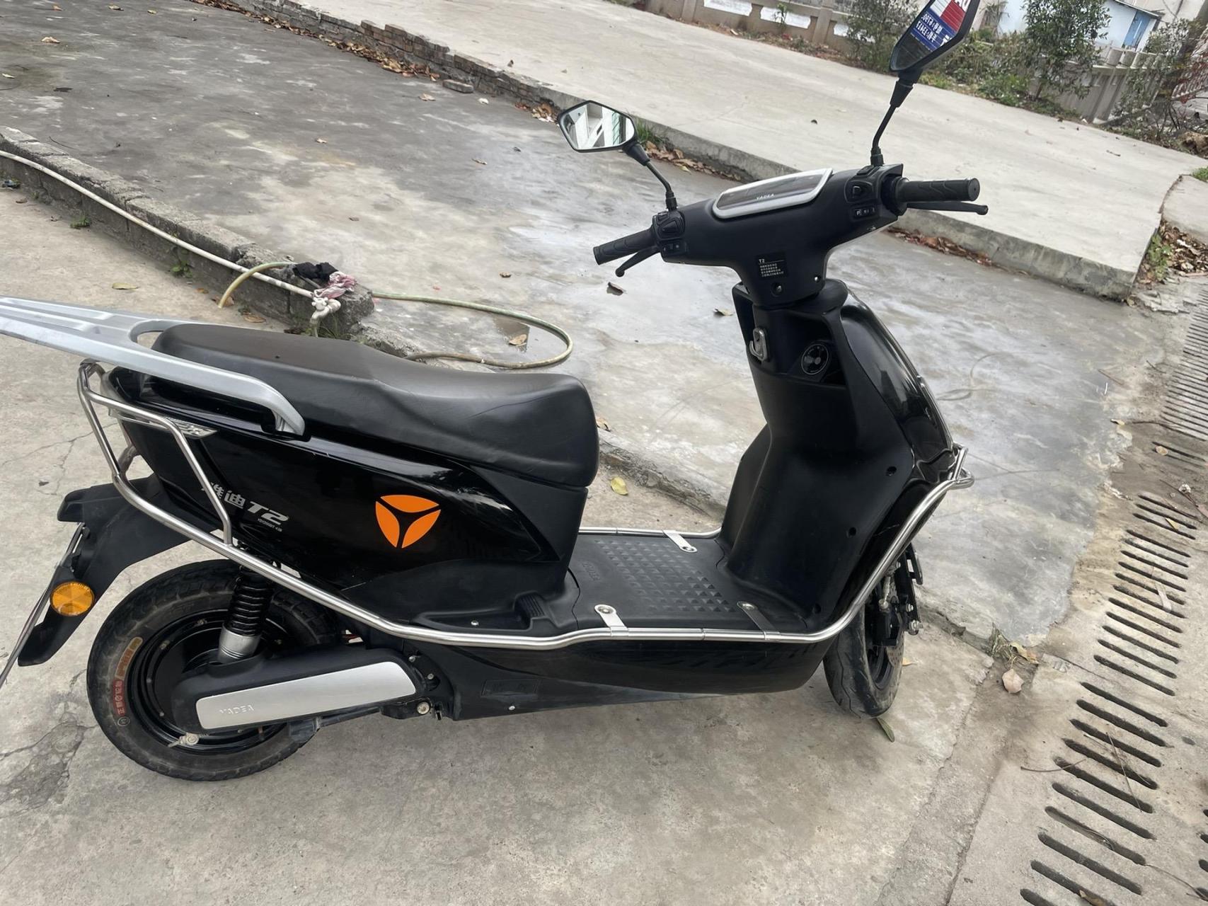 出只22年雅迪t2,72伏,全车原漆原版,充满电可行驶70公里左右.