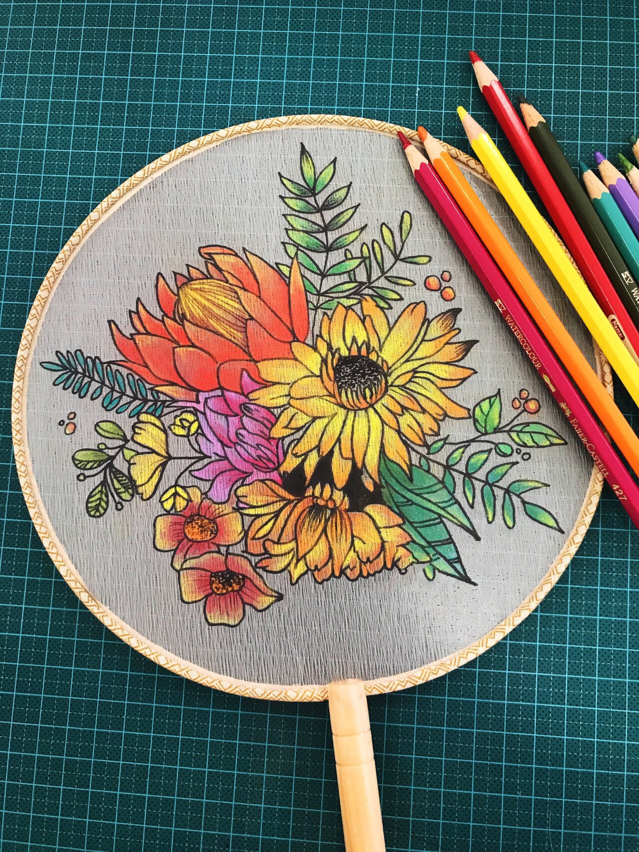 团扇图案合集 彩色铅笔画 圆形扇面装饰画 我画的扇子合集图 临摹