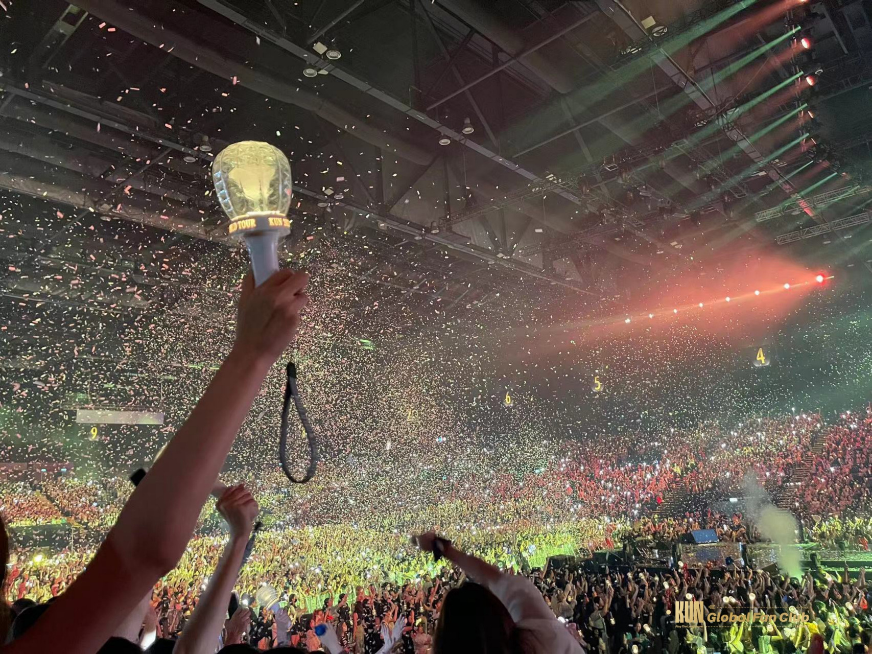 蔡徐坤香港演唱会#  谢谢蔡徐坤 谢谢ikun 谢谢all  #蔡徐坤2023迷