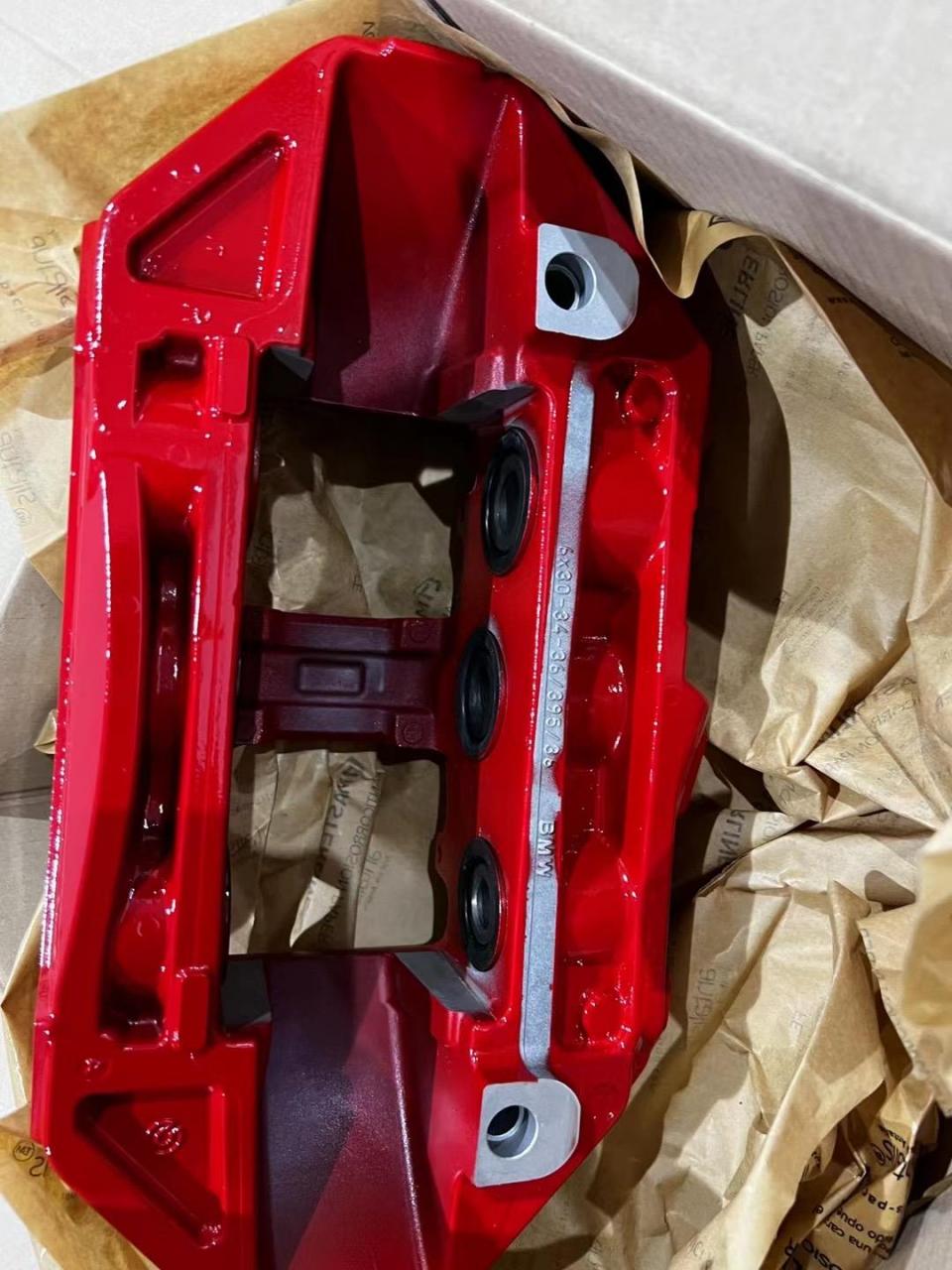宝马原厂刹车卡钳.g82 cls红色m卡钳