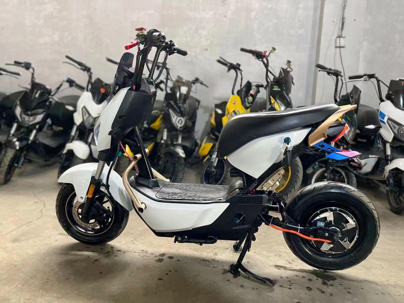 雅迪极光4.0冠智 改装350拉2000w 成色完美 车况精品