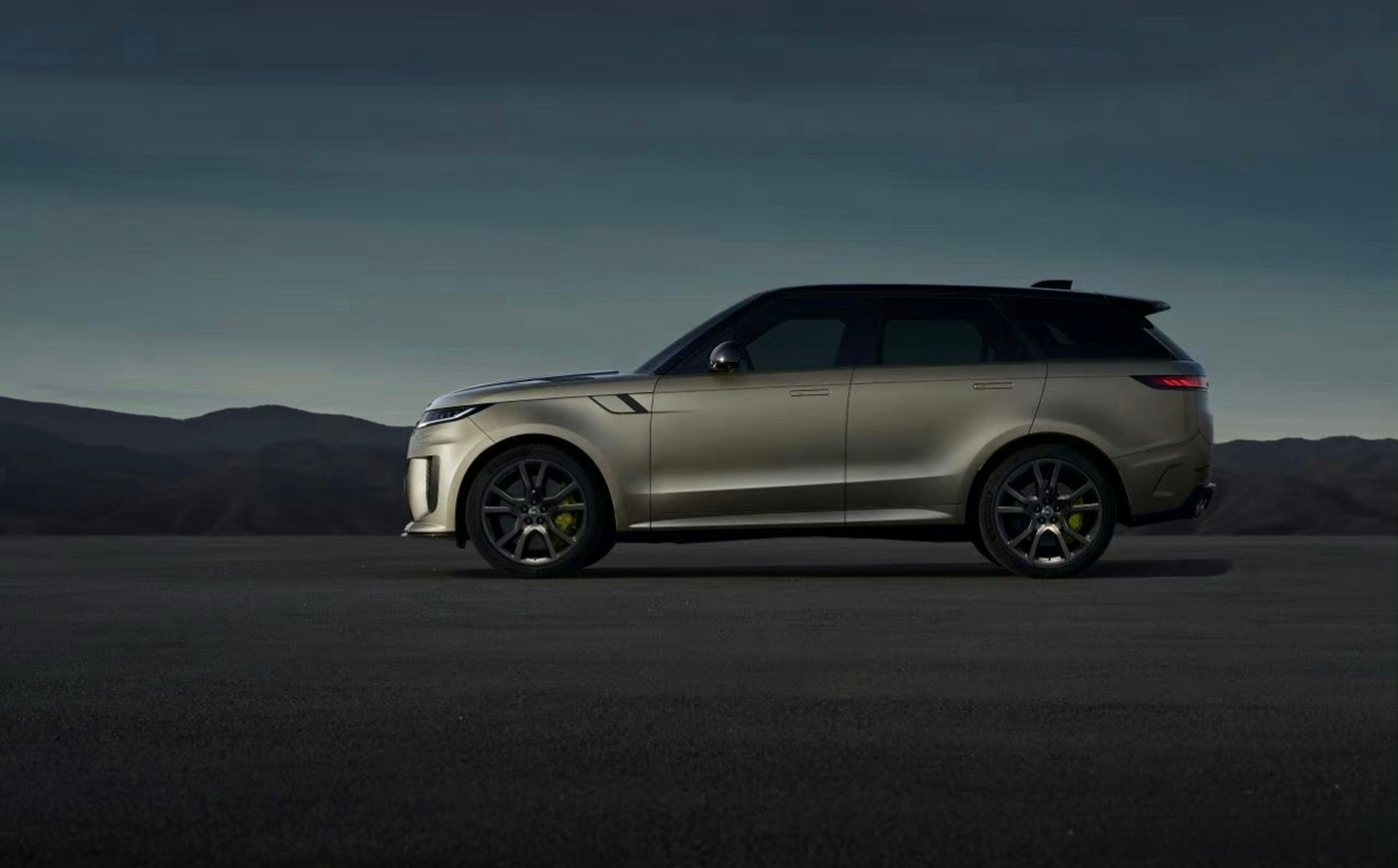 路虎揽胜sport sv发布:动力和动态最强的揽运,揽运旗舰,4.