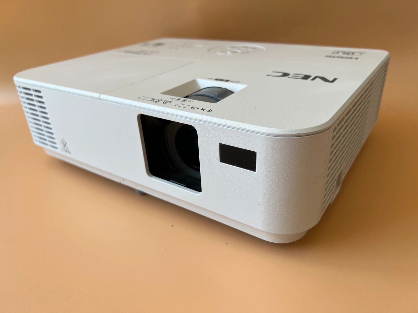 nec cr3117投影仪 99新nec cr3117投影机1080p高清家用办公培训商务