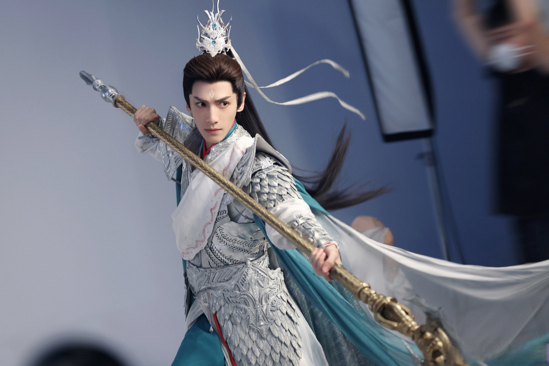 青年朋友们十分喜爱的仙侠剧,内核与"原生家庭""童年教育"有关.