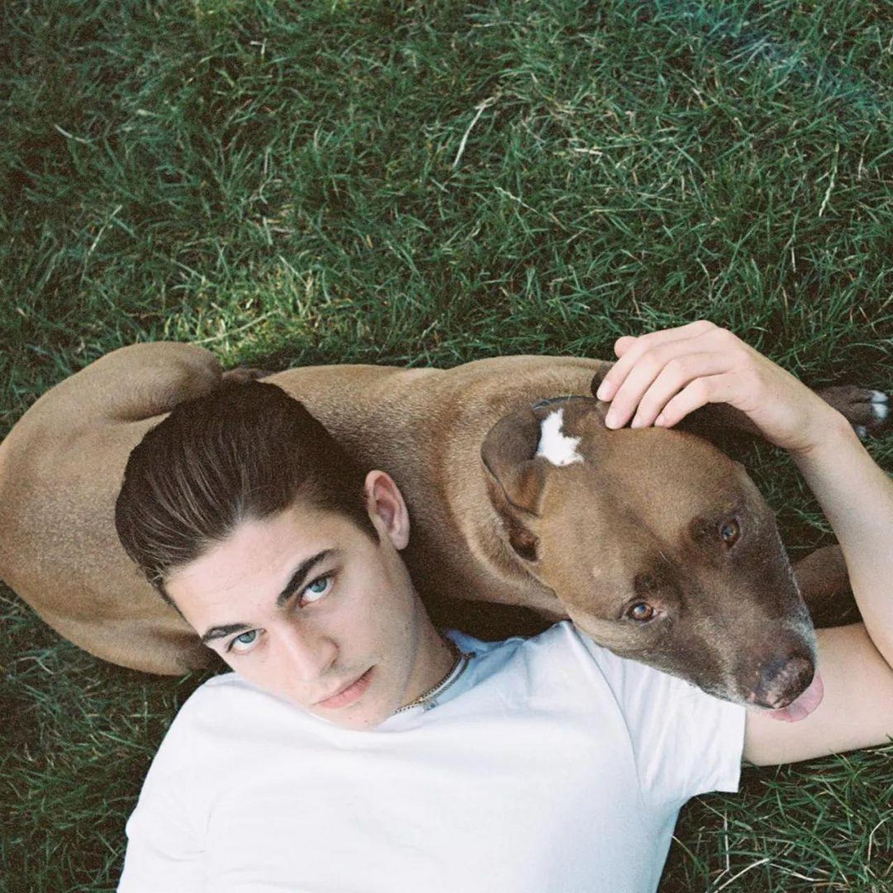 影坛小鲜肉 hero fiennes tiffin 自出道以来就拍摄了电影《之后》