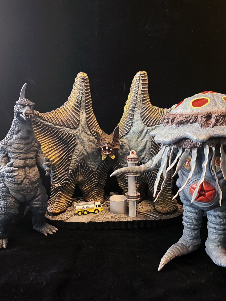 一眼难忘的怪兽 石油怪兽佩斯塔 先说玩具 x-plus公司出品的空想特摄