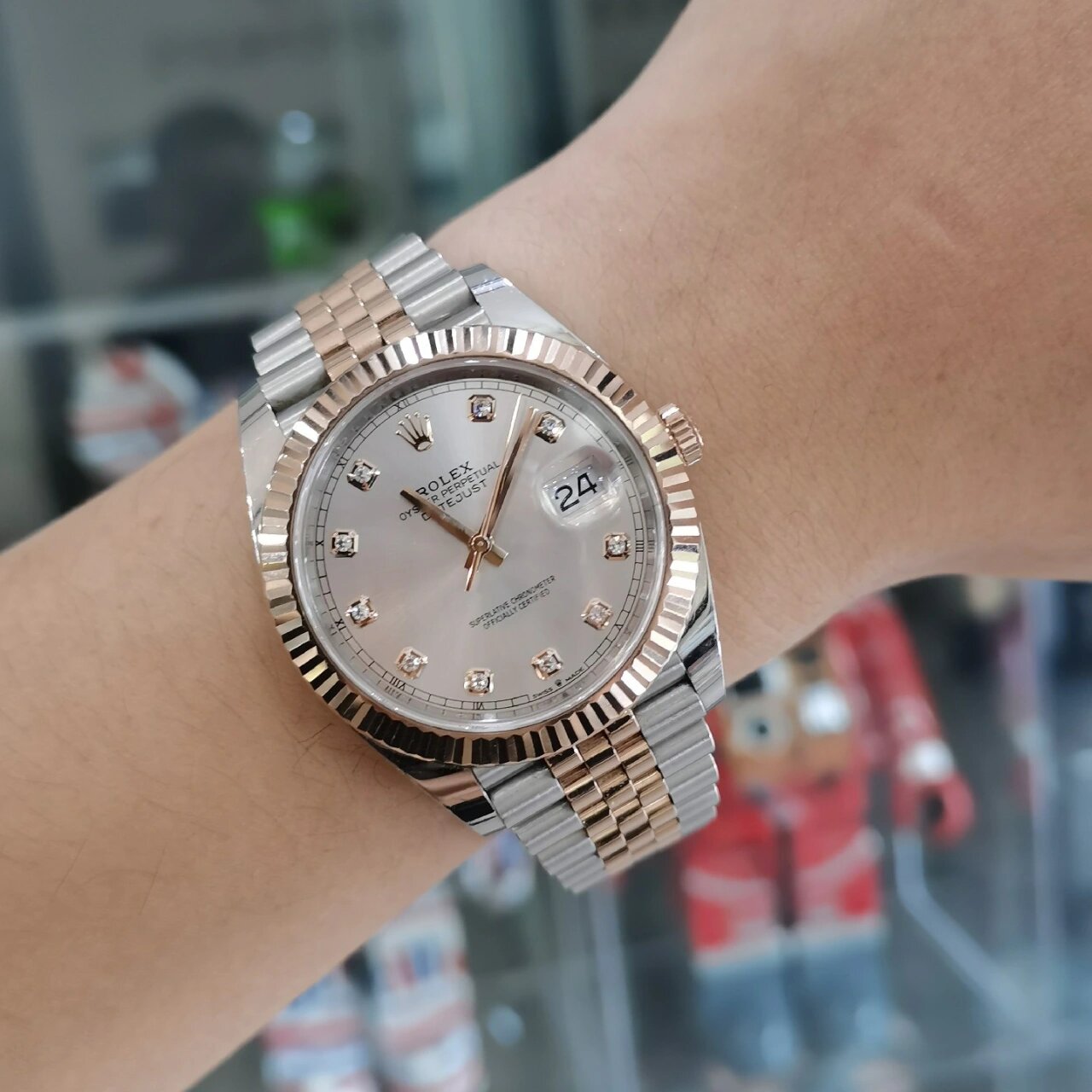 劳力士126331 玫瑰金 品牌:劳力士 系列:日志型系列  型号:126331