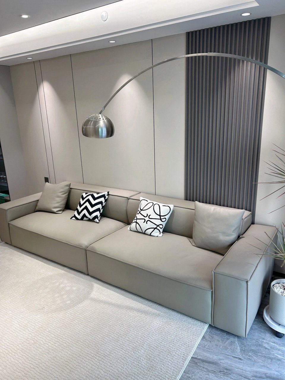 0915我家沙发背景墙总长度4.6米,沙发长度3.