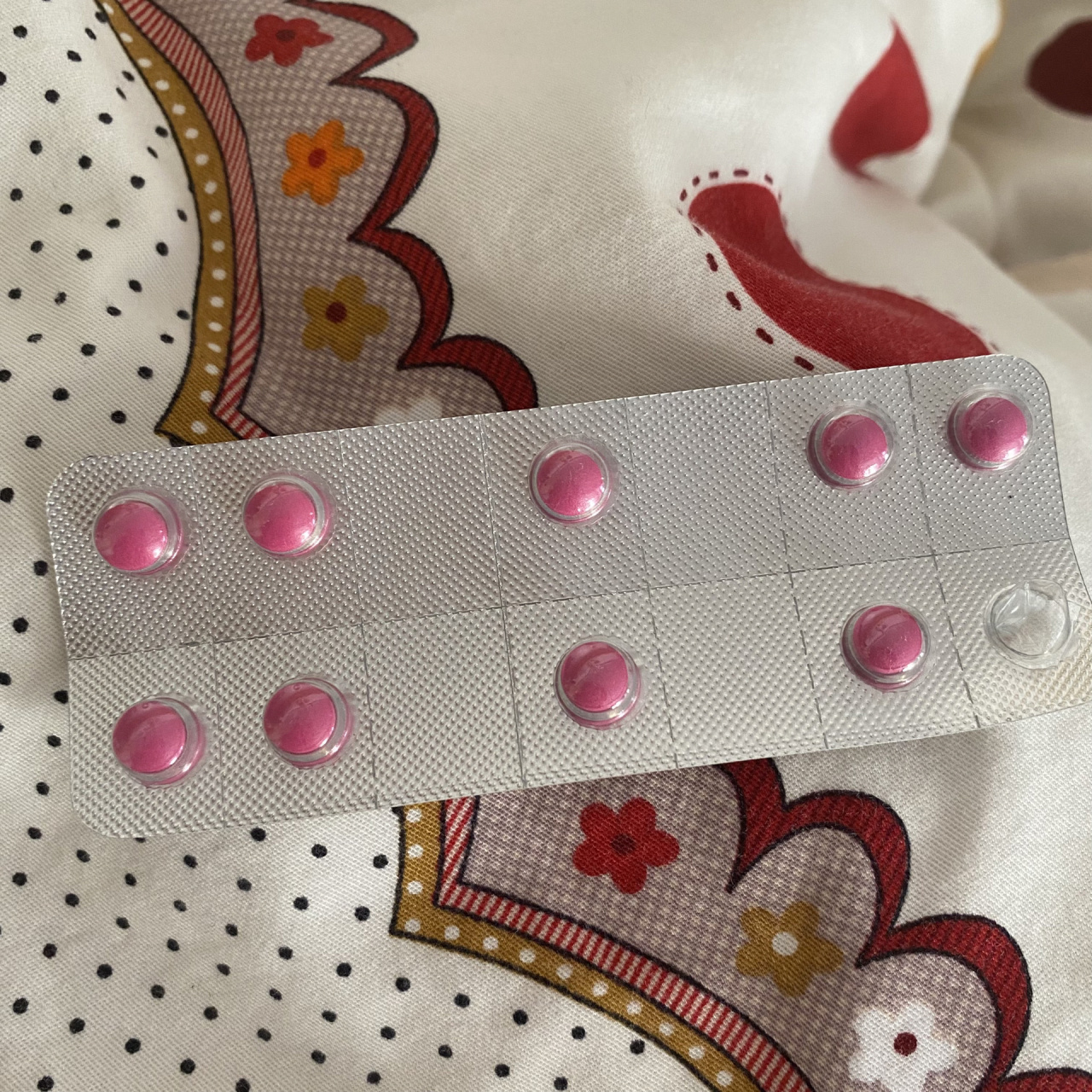 黛力新戒到四分之一又出现了胃胀 我当初吃这个药是胃病医生开给我的