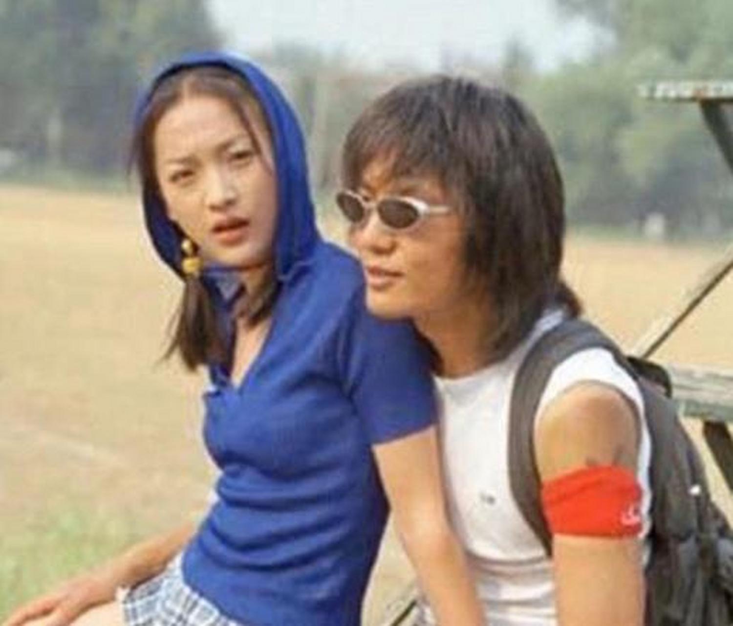 朴树和吴晓敏的故事像是一幅静谧而细腻的画卷,在这漫长的时光里