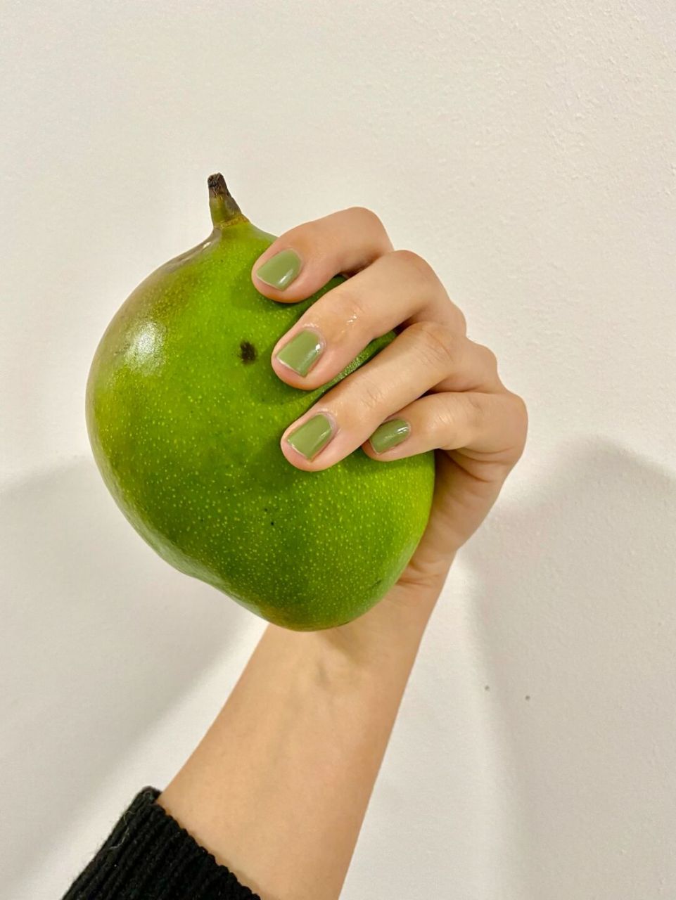boots买到牛油果05绿指甲油不要太温柔!