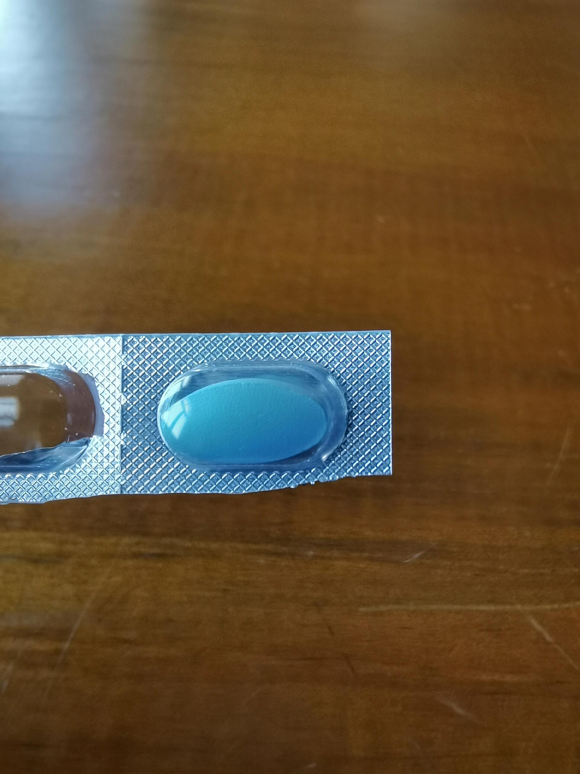 8小时一粒,这个月疼痛好像比以往轻了一丢丢,至少止痛药能止住了,有点