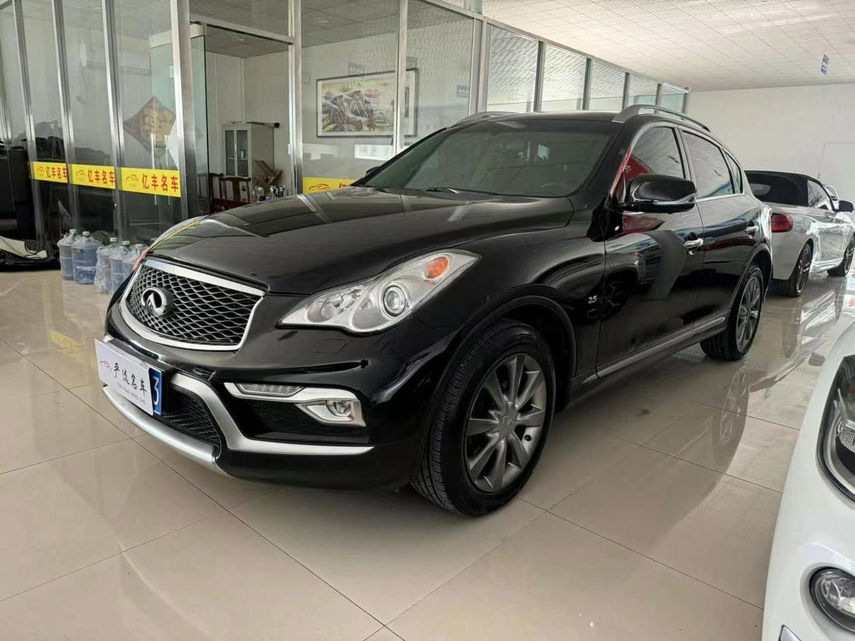 最新拿下:15年英菲尼迪qx50,2.5四驱,车况极品,价格超级便宜!