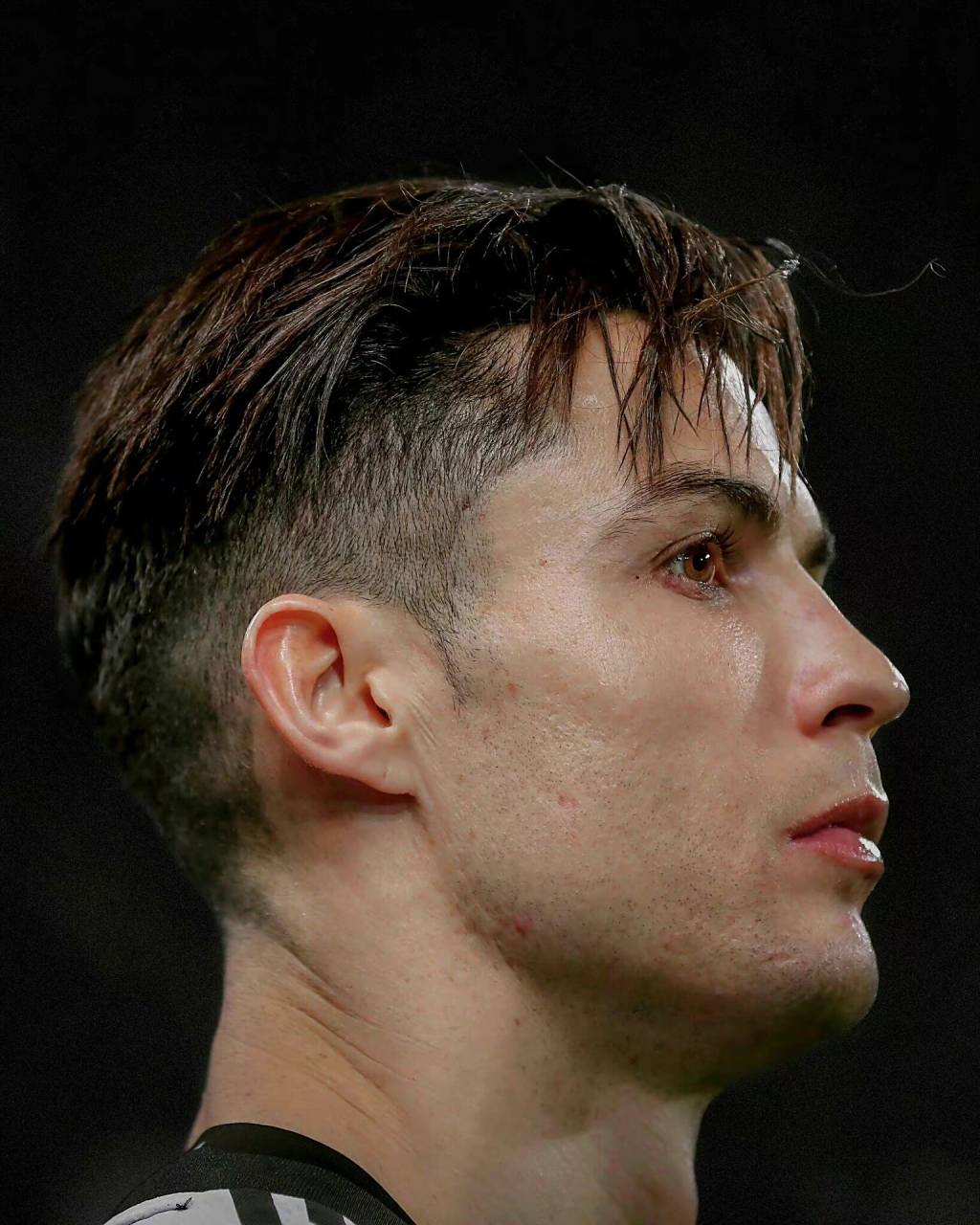 尤文时期的c罗长发 都说尤文时期的c罗长发最帅,这组图我比较喜欢.