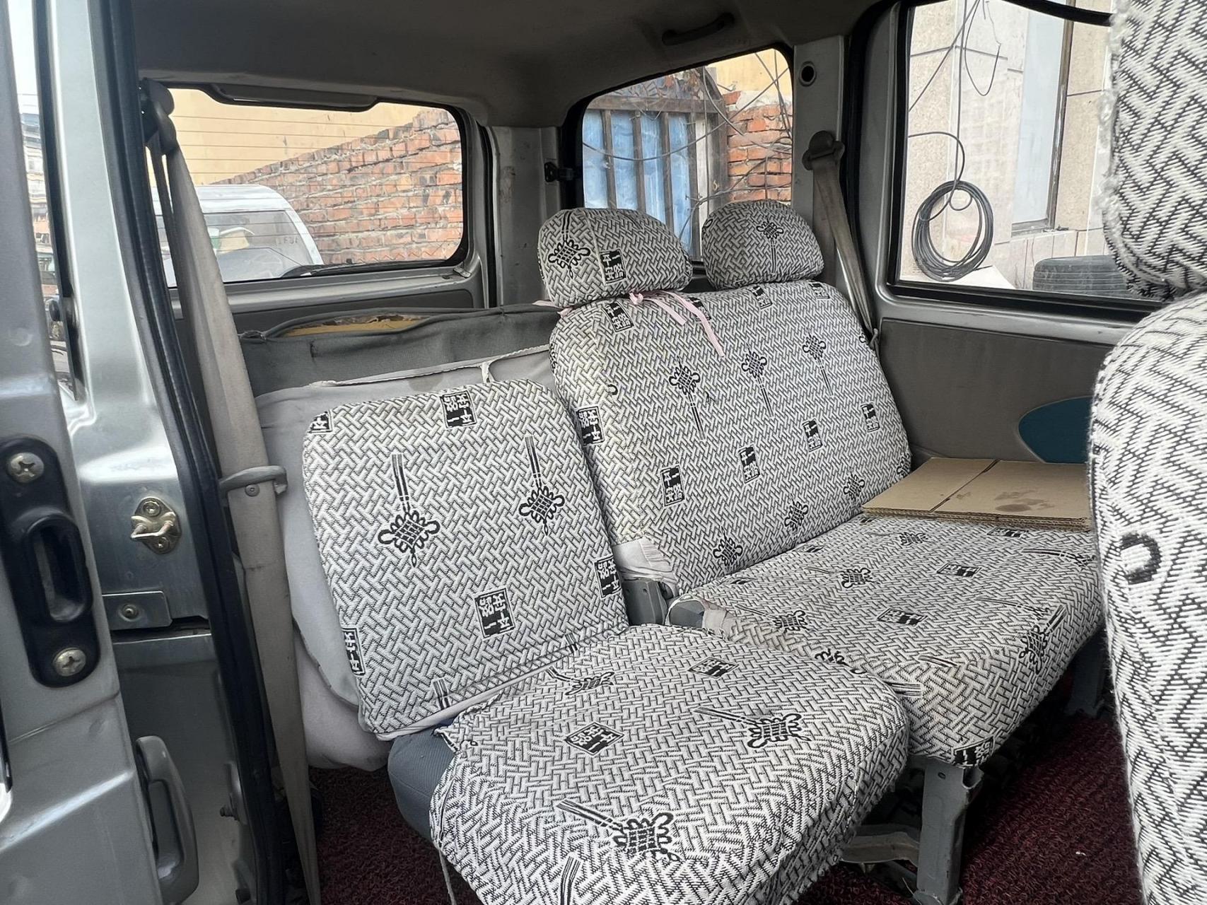 哈飞路尊小霸王 八座  车况好  六万多公里 检车保险刚交完 六千多开