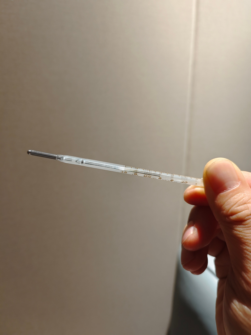 现在发烧38度,浑身没力,应该是普通发烧吧?[衰]