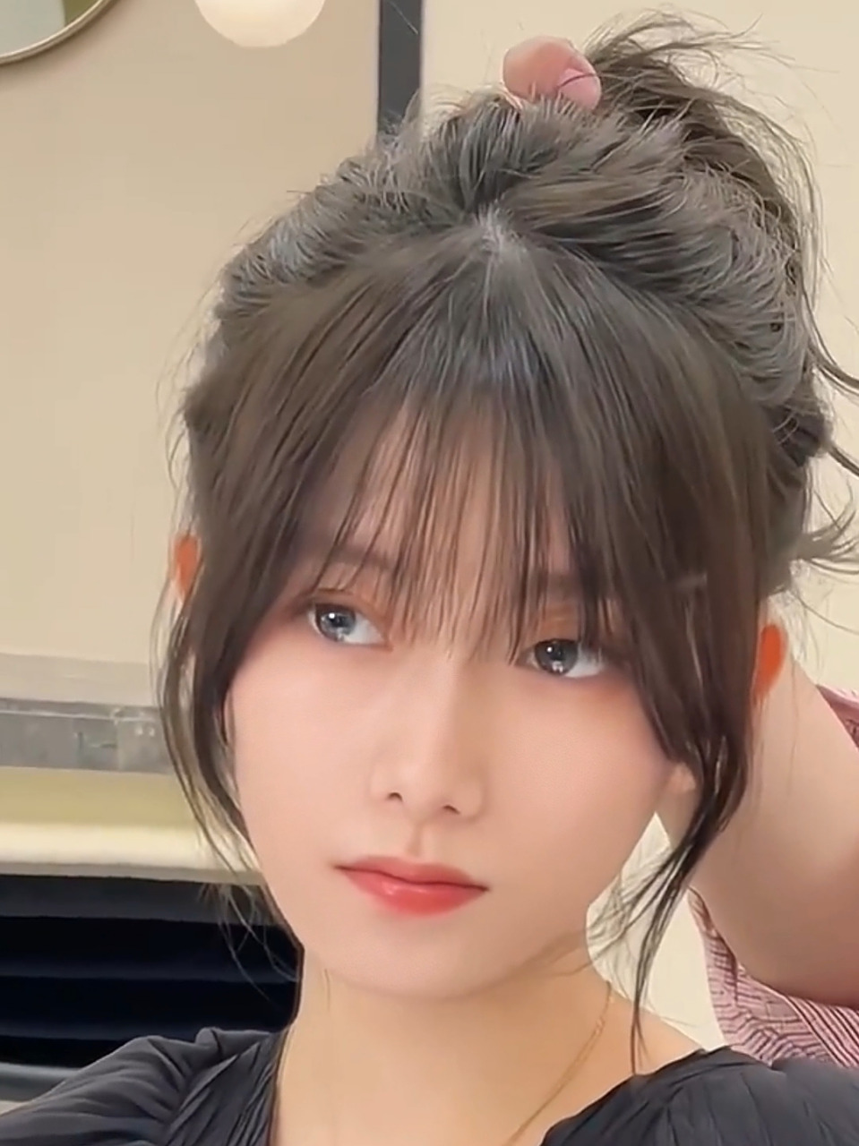 显脸小款超级修佈脸型的刘海～ 这是一款线后移以及太阳穴凹陷,大家都