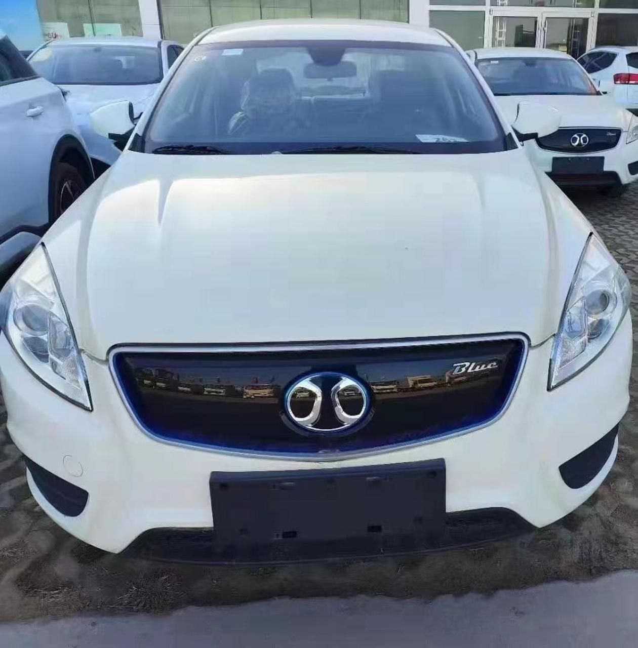 北汽eu300  全新裸车,直落一手户,可增可普,开票,指导价12.