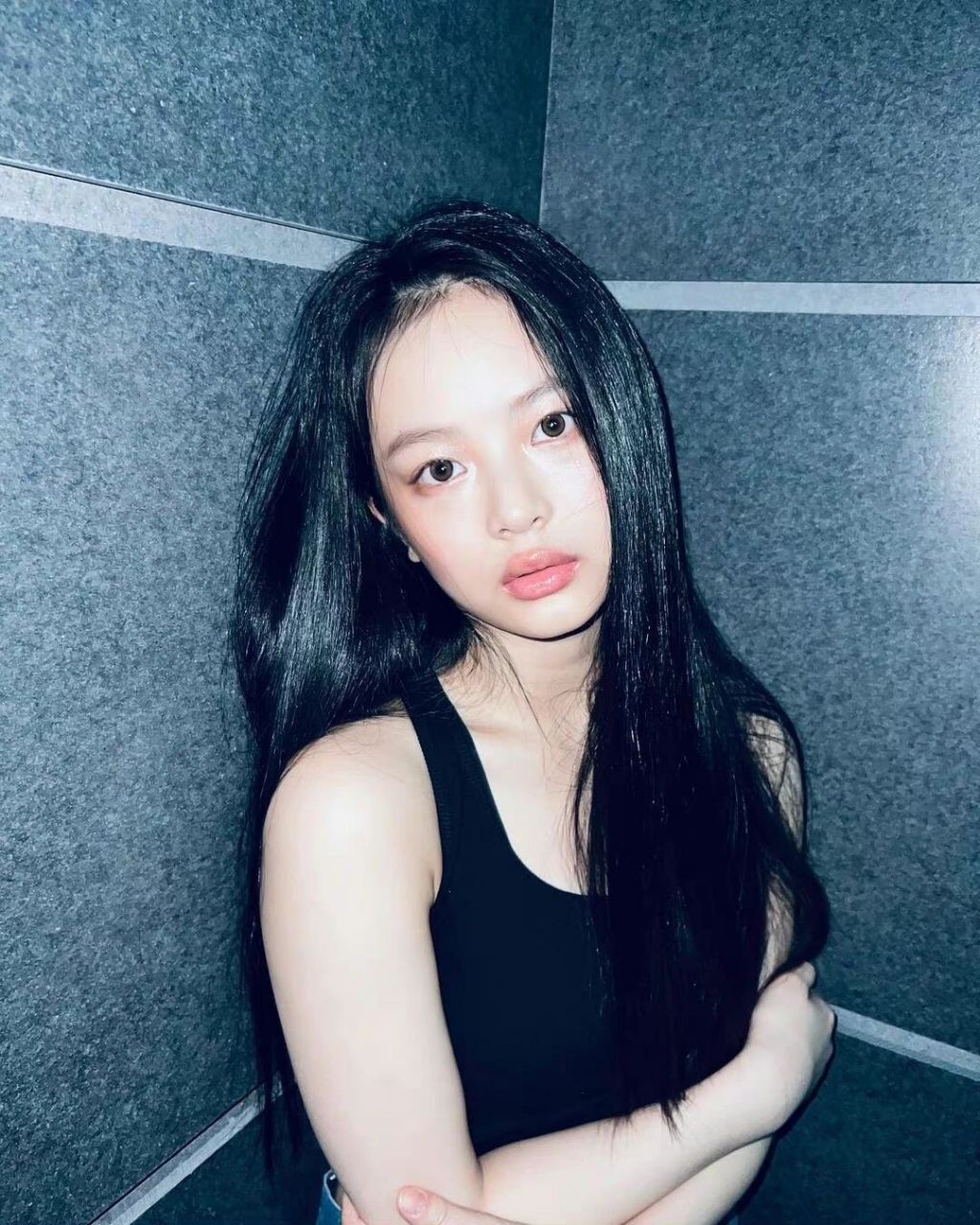 hybe7015闵熙珍新女团new jeans ins更新照片 #hybe新女团# #女团