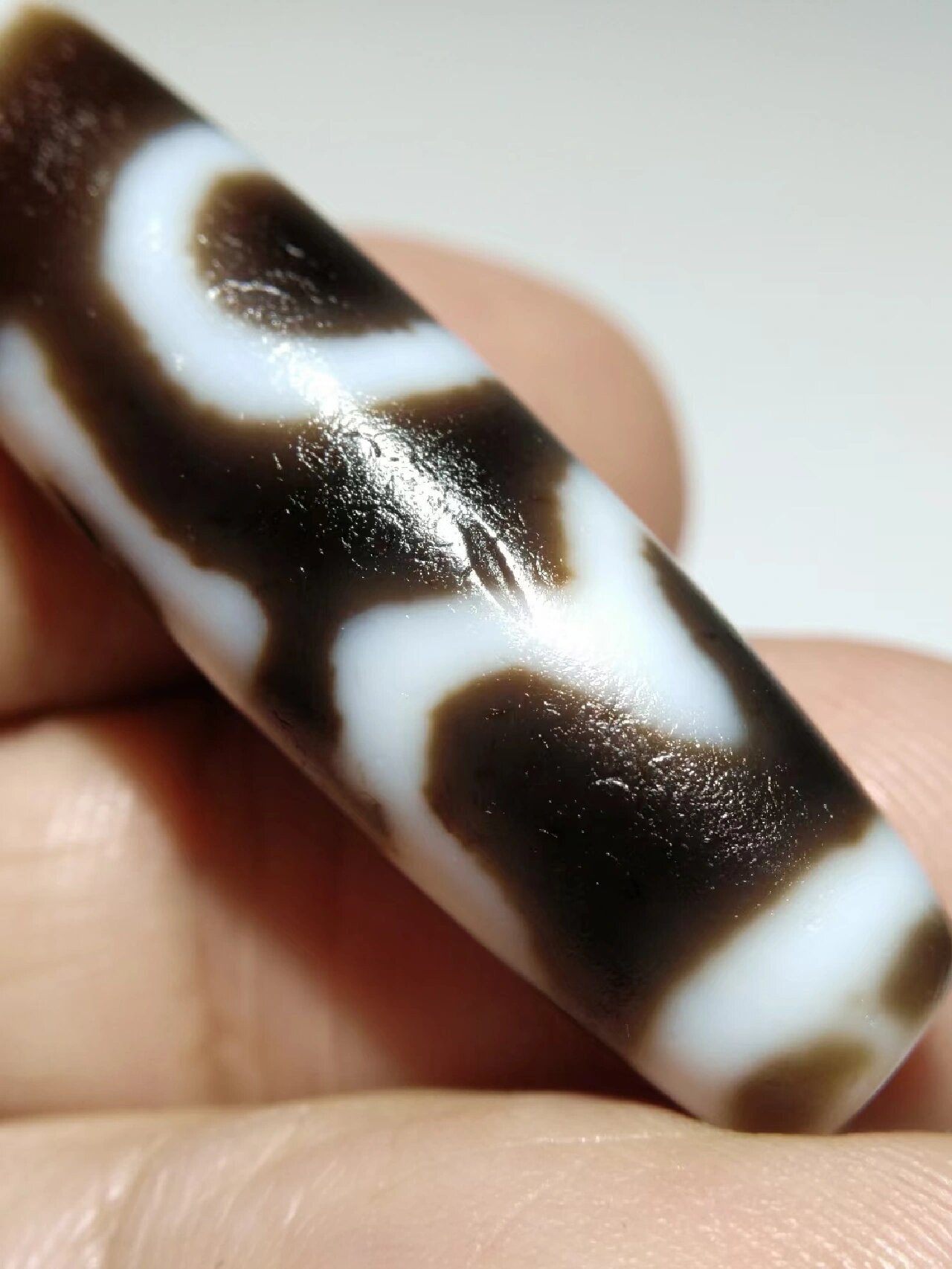 息增怀诛天珠 高油润藏传至纯息增怀诛天珠,通体白化白芯,唯美泌色老
