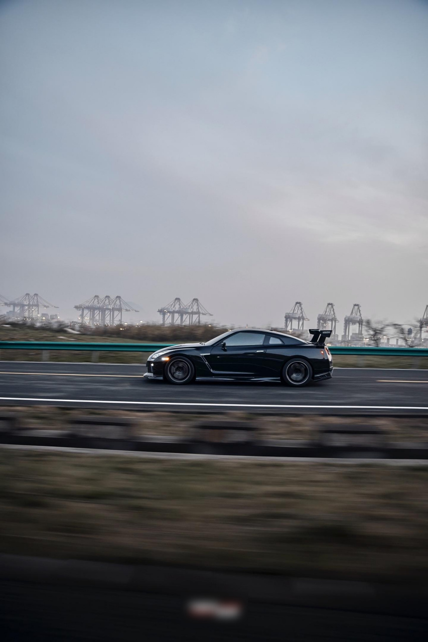 我只能说在人均法拉利的年代,gtr确实没那么起眼 虽然他开着既不舒适