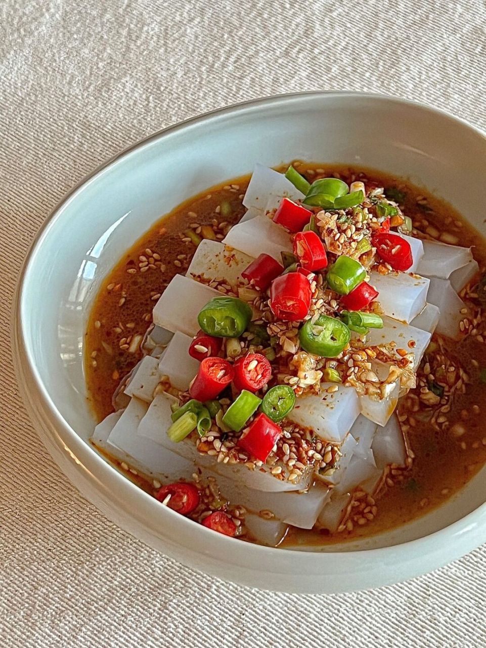 炎炎夏日 来一碗川北凉粉 香辣爽口 我居然实现了凉粉自由 而且还很