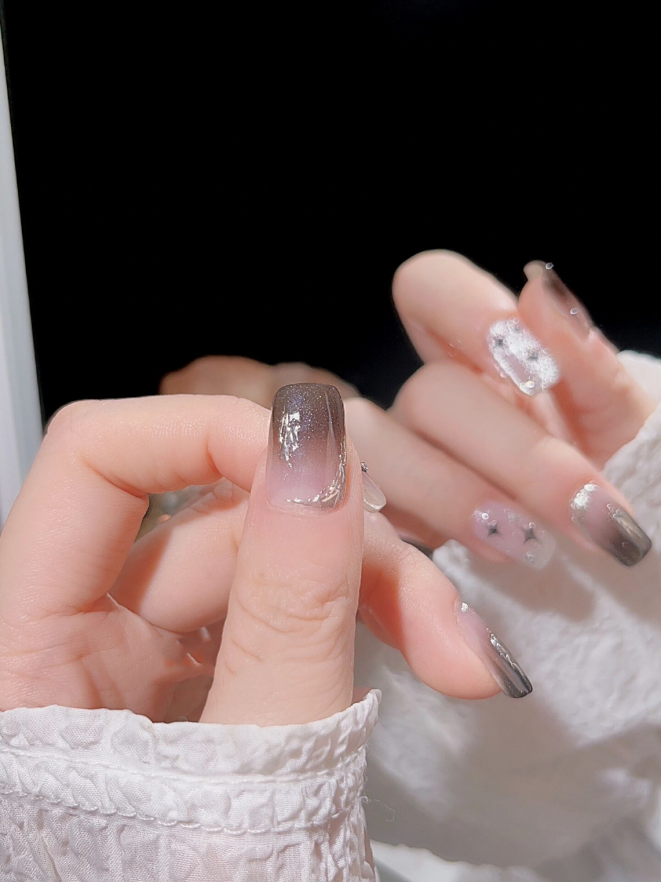 甜酷梦幻猫眼78黑色渐变美甲款式分享