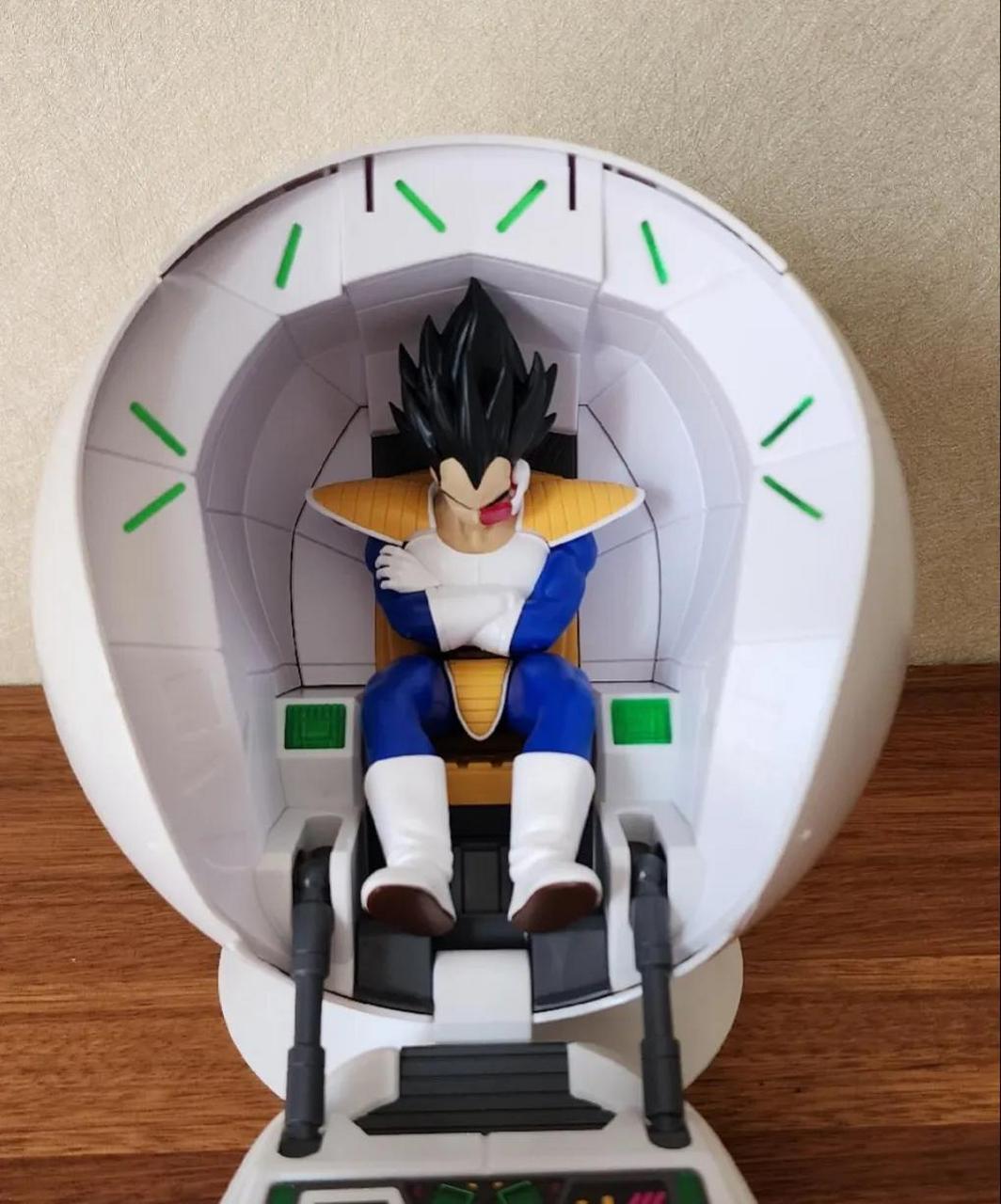 以前就很好奇,赛亚人的飞船就一个球,只能容纳一个人.