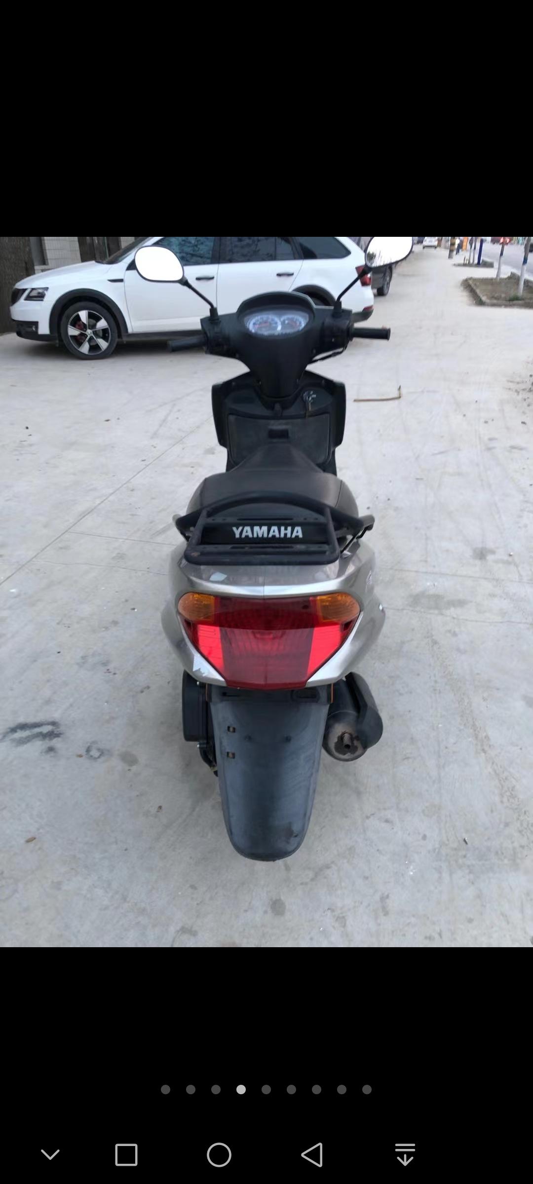 新到正品雅马哈凌鹰100踏板 机器特好,外观原装包括轮胎,只是有小磕碰