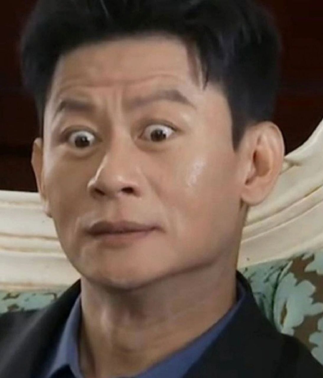 泛用性很强的一张表情包. 响响瞳孔地震!