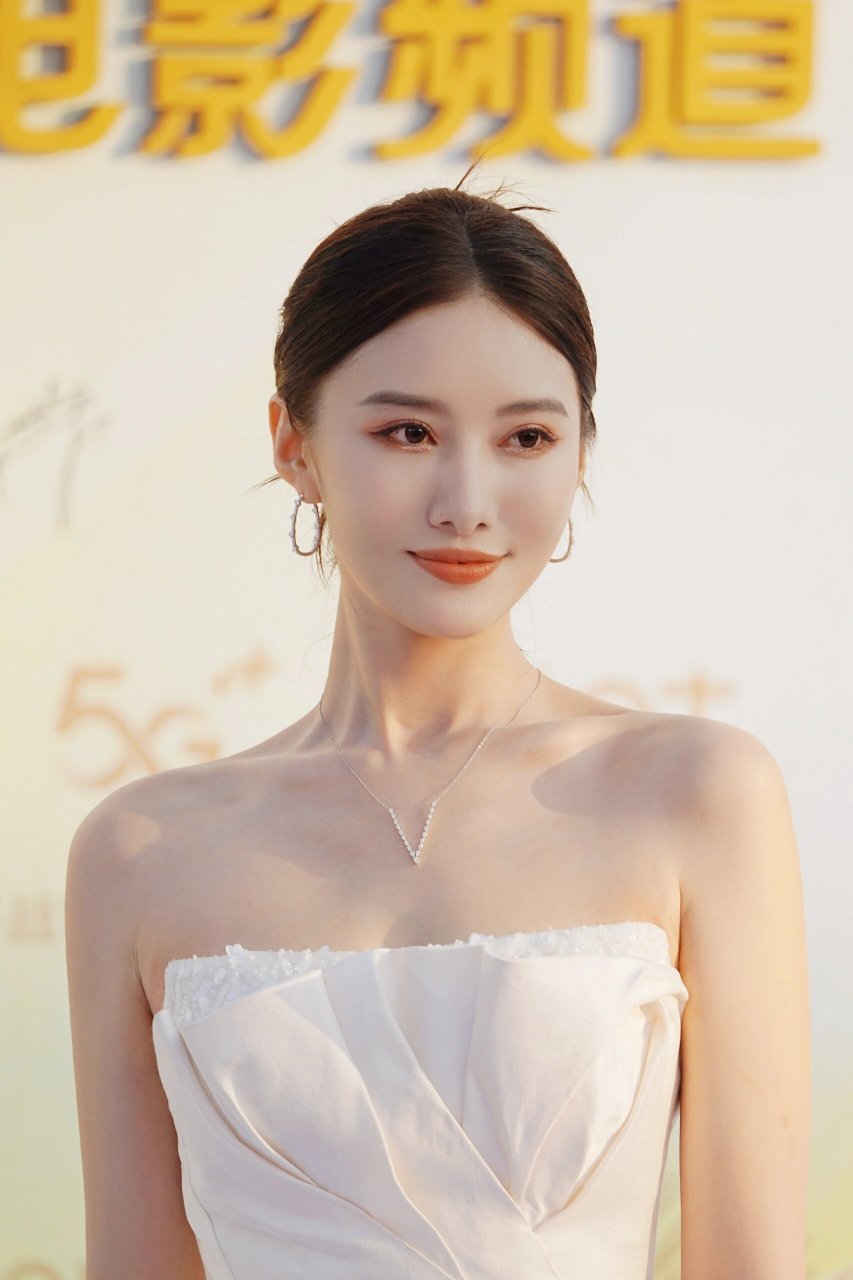 吴优也太美了吧!余罪里的漂亮女警官!