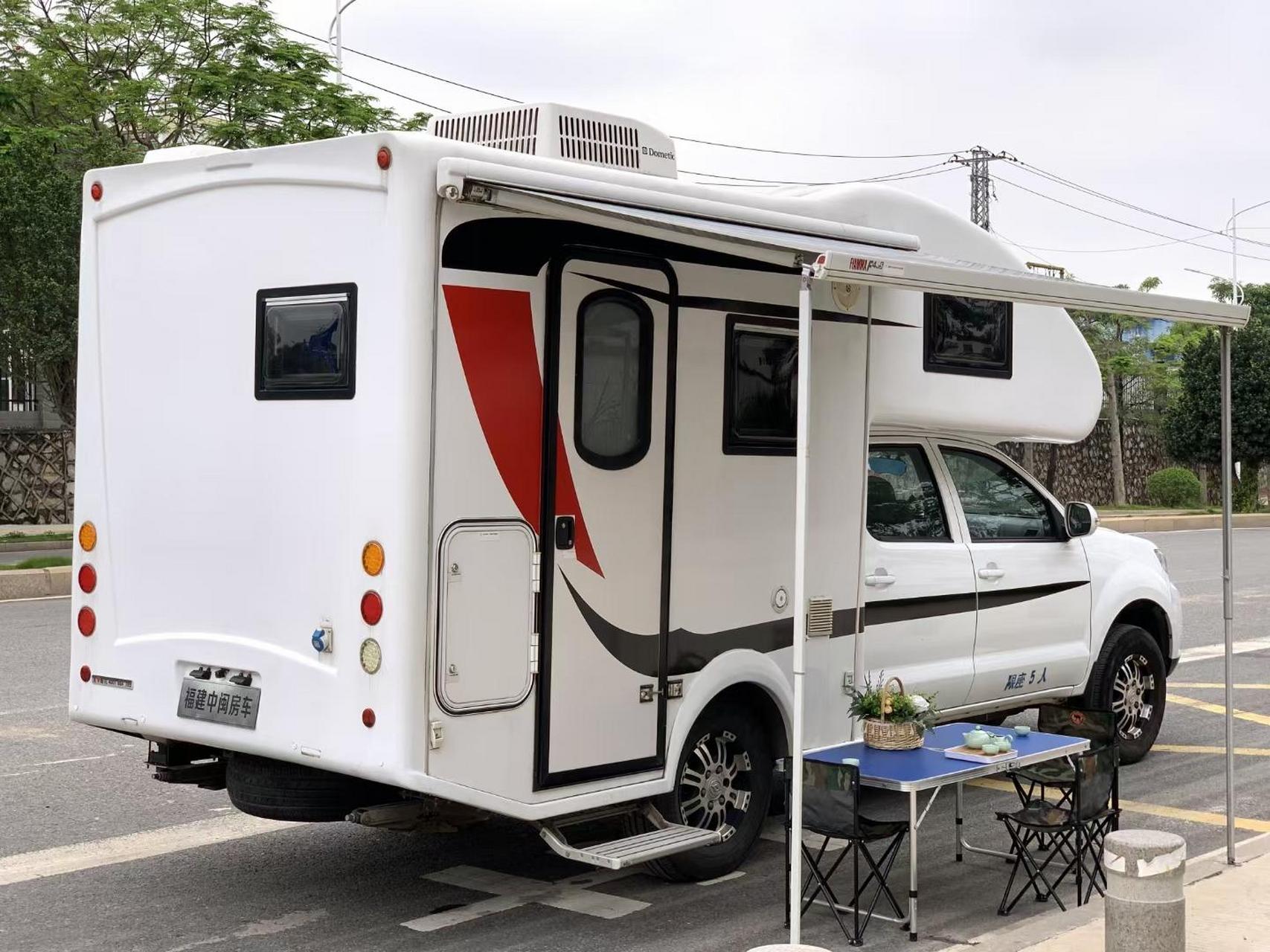 巨威梦之旅黄海皮卡双排房车,2018年10月上牌,国五排放,汽油手动挡