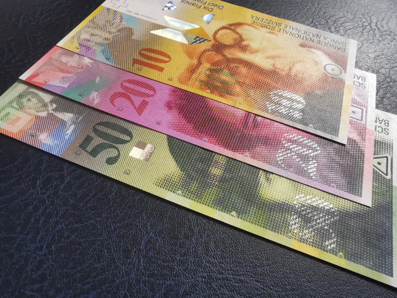 9893瑞士法郎 francs chf   第8版瑞士法郎纸币发行于1994～2014