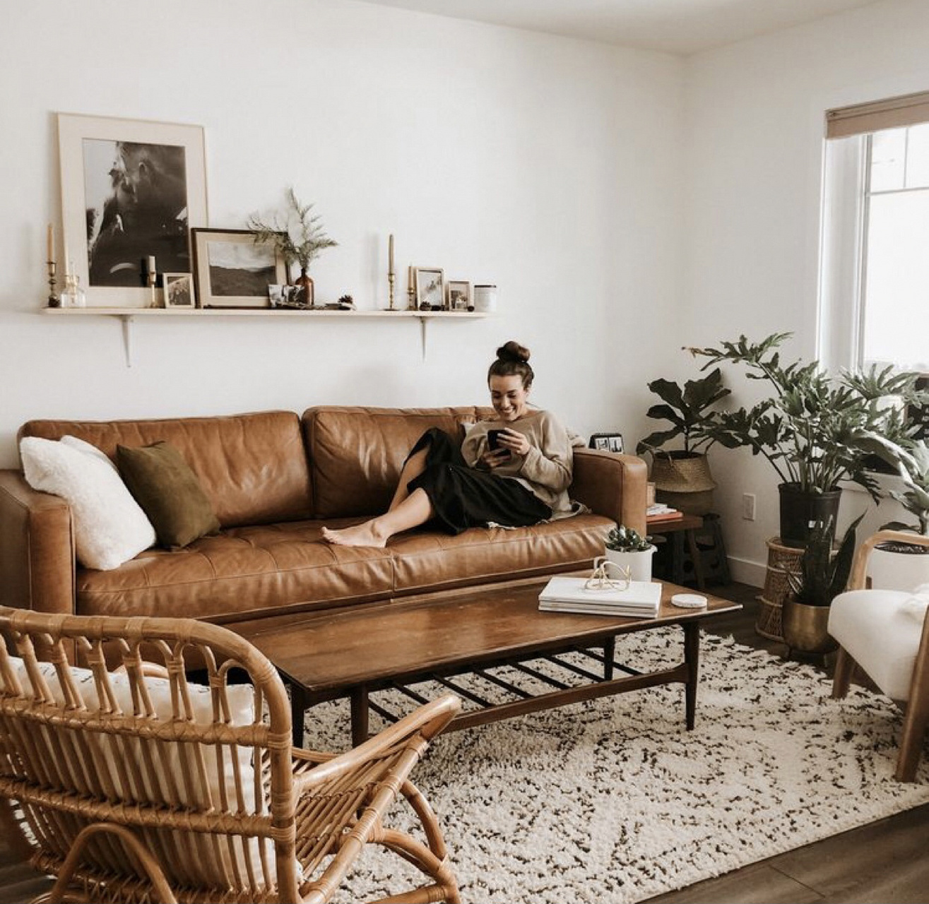 浅棕色皮沙发|自然风搭配法则 浅棕色皮沙发|搭配法则浅棕色的皮沙发