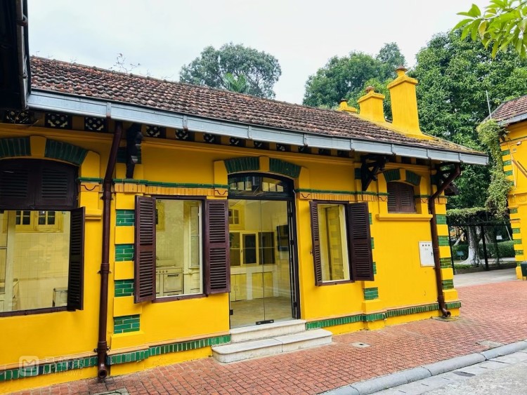 胡志明故居(河内市)