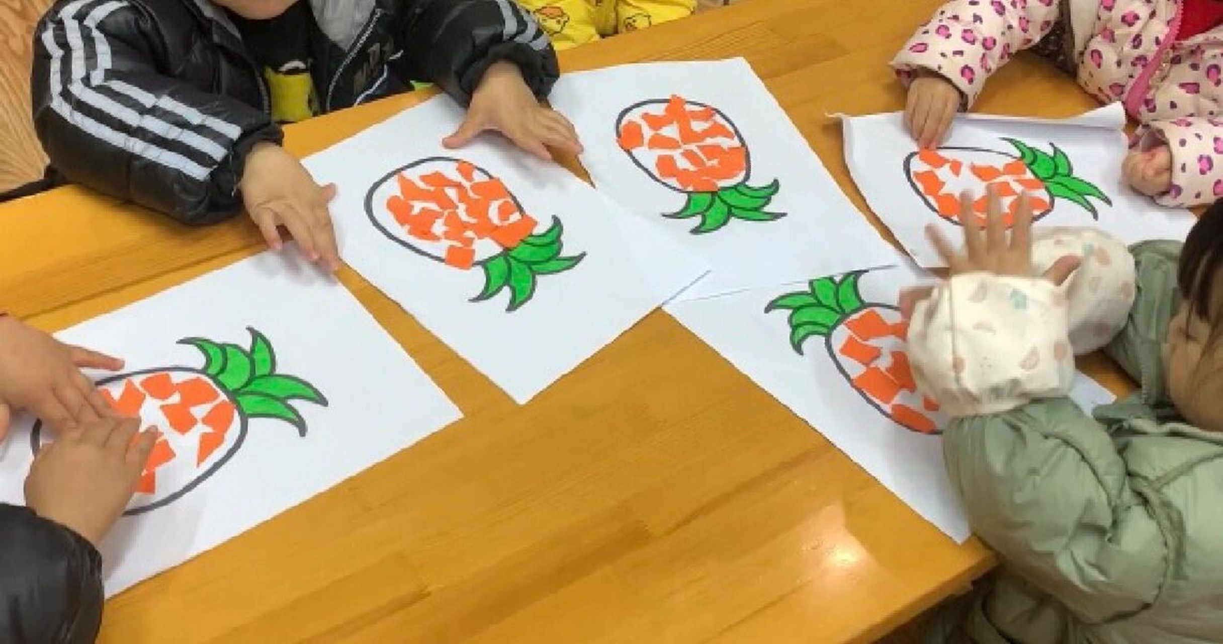 托班超简单粘贴画|菠萝