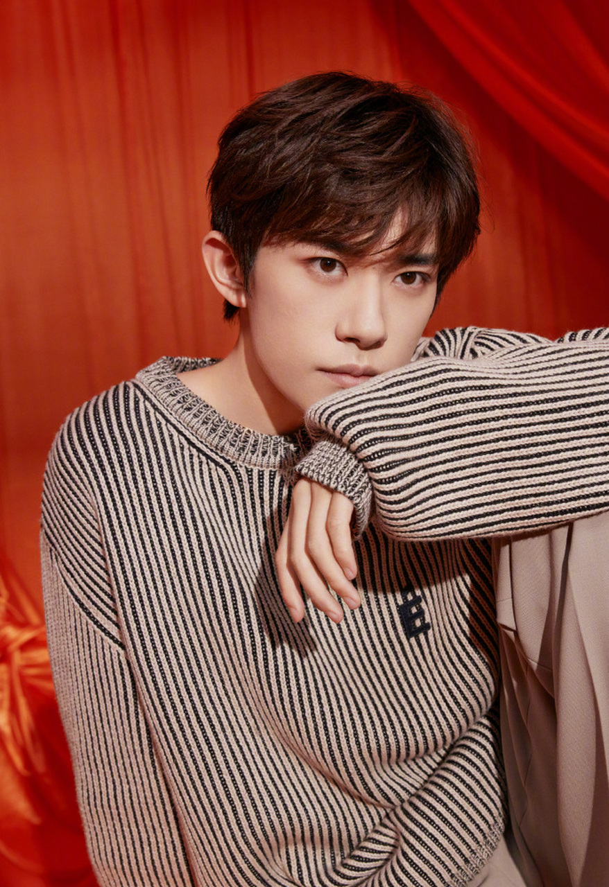 tfboys十年纪念实体专辑# @王俊凯 @王源 @易烊千玺  我们饱含回矣腚