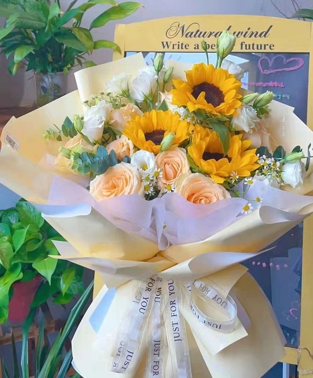 武汉花店|高考升学宴成人礼祝贺必备 金榜题名时,需以鲜花相配