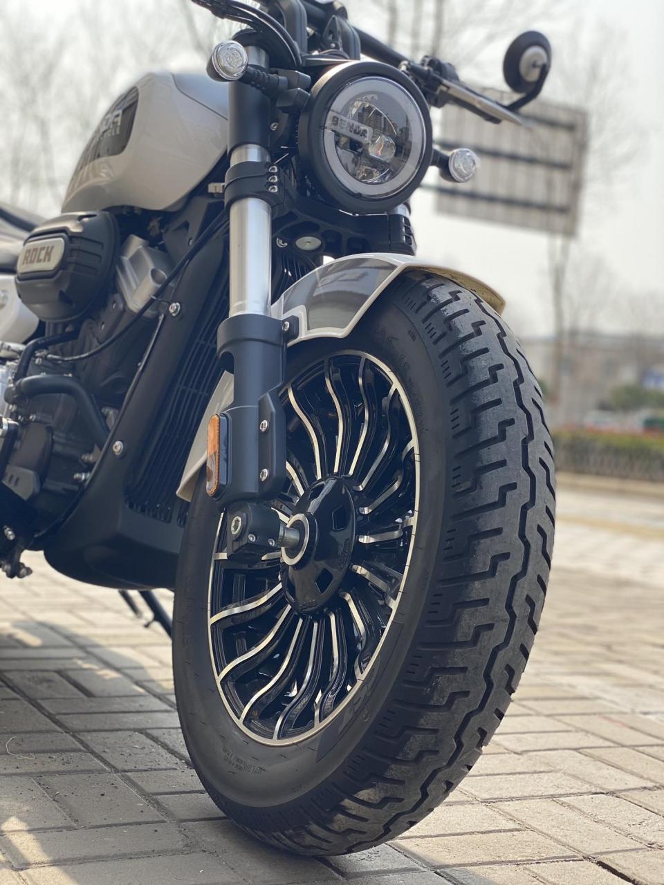 奔达-灰石300(高配abs稀有白色) 22年7月上牌 400km 基本素车 全车零