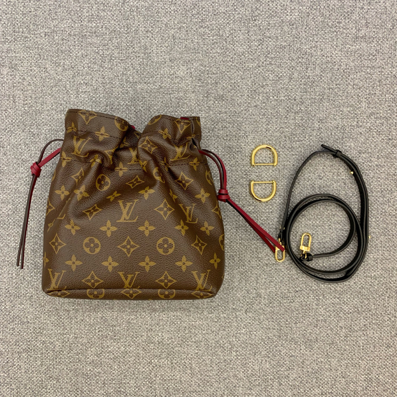 近期入手的两个小包包-lv福袋,locky bb 8215福袋 这个是2月24日