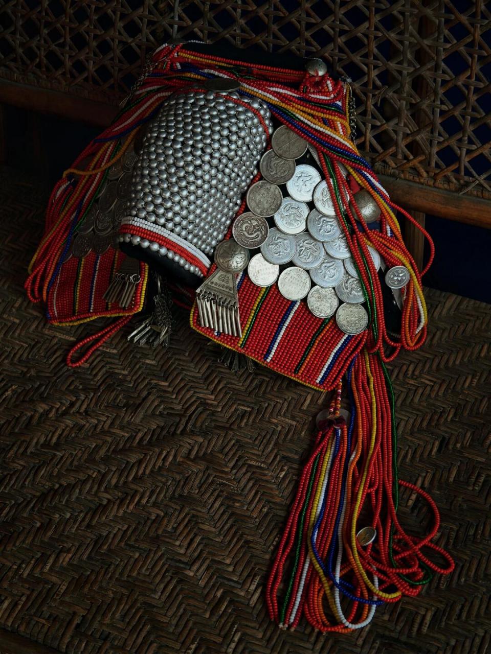 这次来到云南勐海一个阿卡族村落里拍摄 经奶奶及其家属同意,拍下了