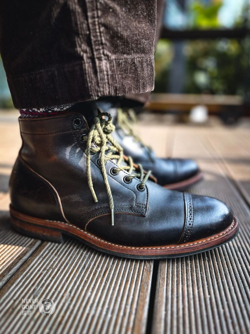 viberg 2030 优衣库=吃堡吃饱 这家店叫the boots泥靴,有时候(比如