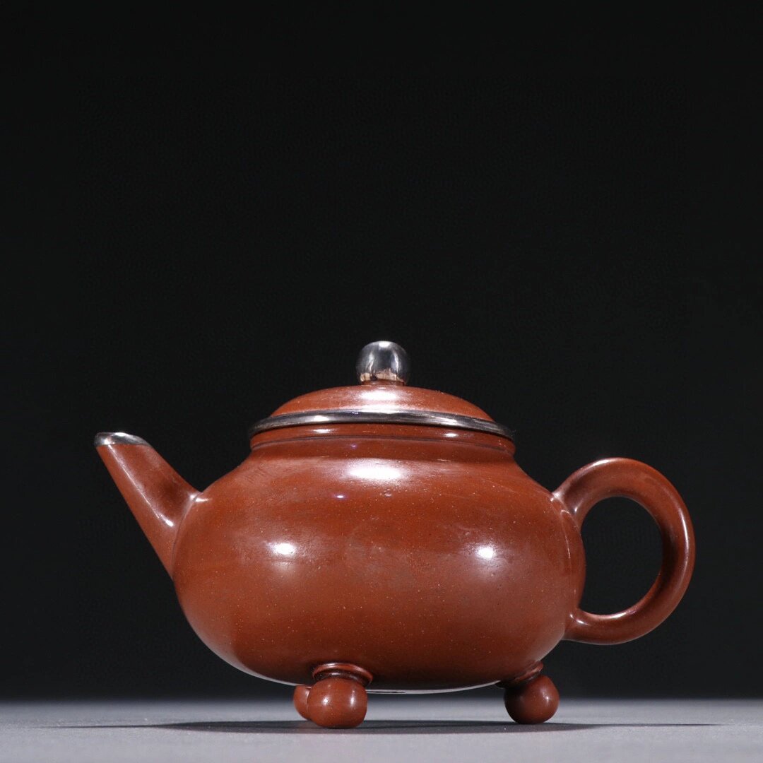 【紫砂包银茶壶】【孟臣款】 孟臣款 紫砂包银茶壶.