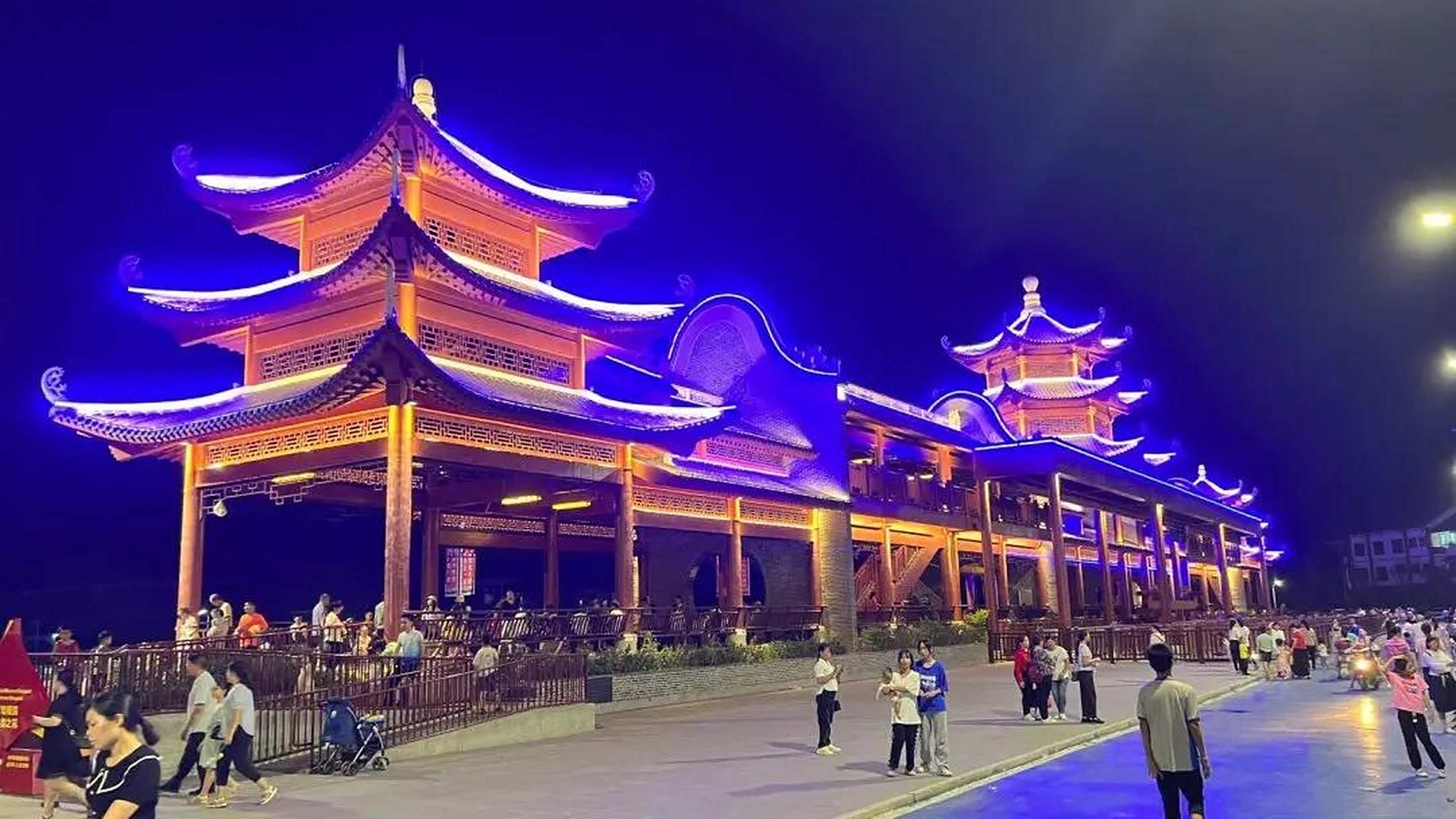 武宣县语言的分布 武宣县,又称仙城,位于广西中部,来宾市东南部.