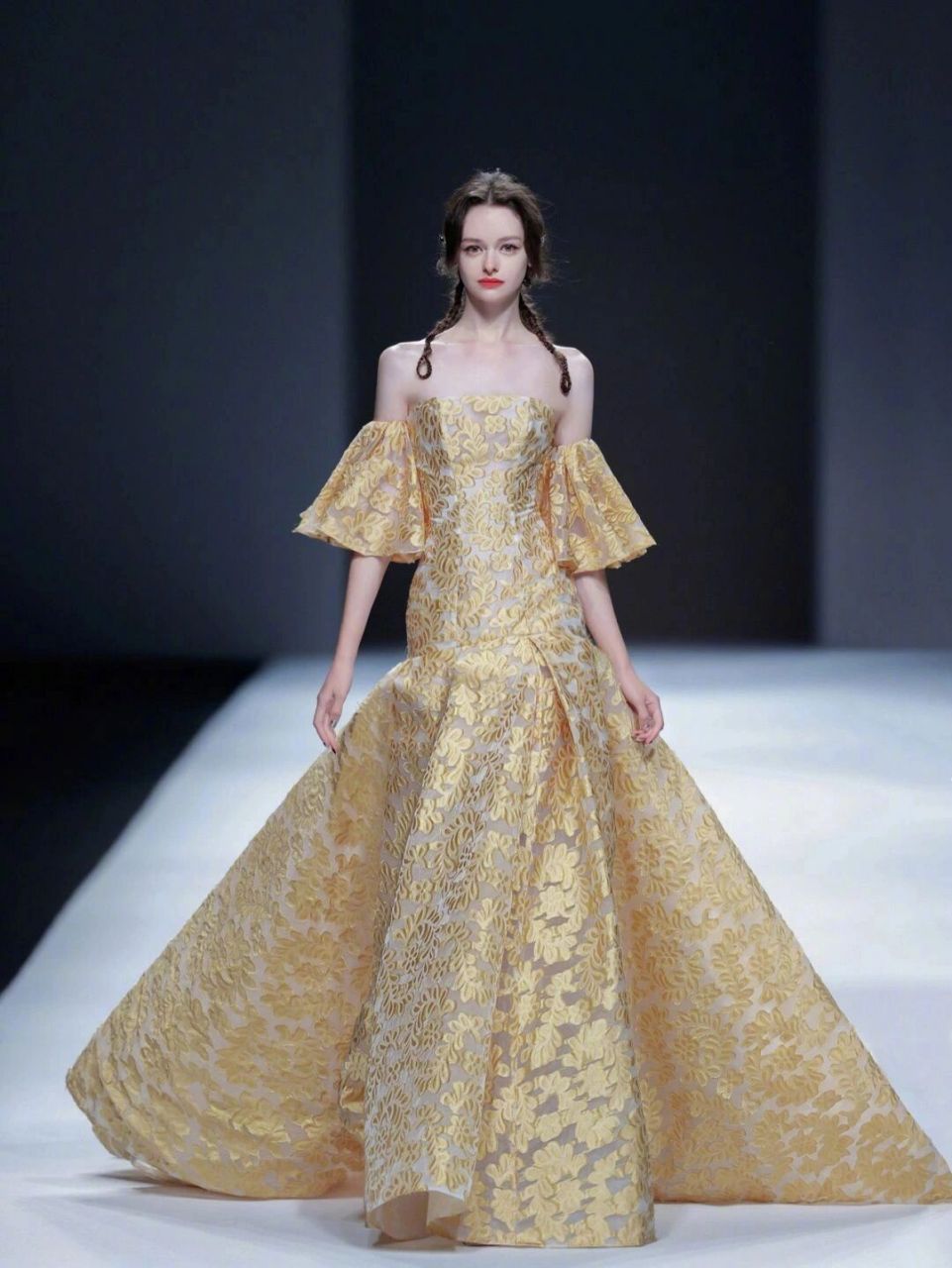 时尚‖礼服秀场回顾 #秀场回顾# #最美礼服# #礼服